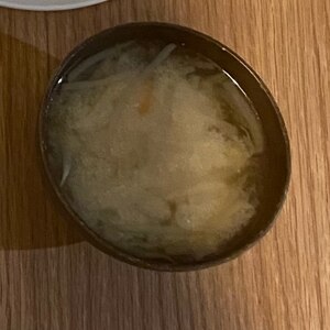 もやしとほうれん草の味噌汁